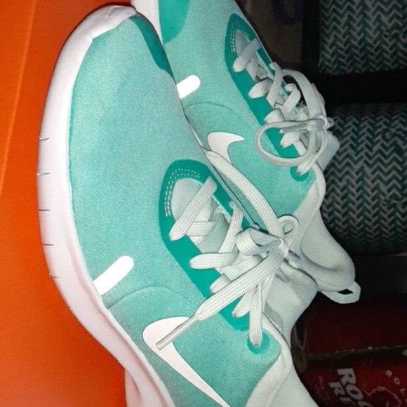 Sneakers - Picture 3 of 3